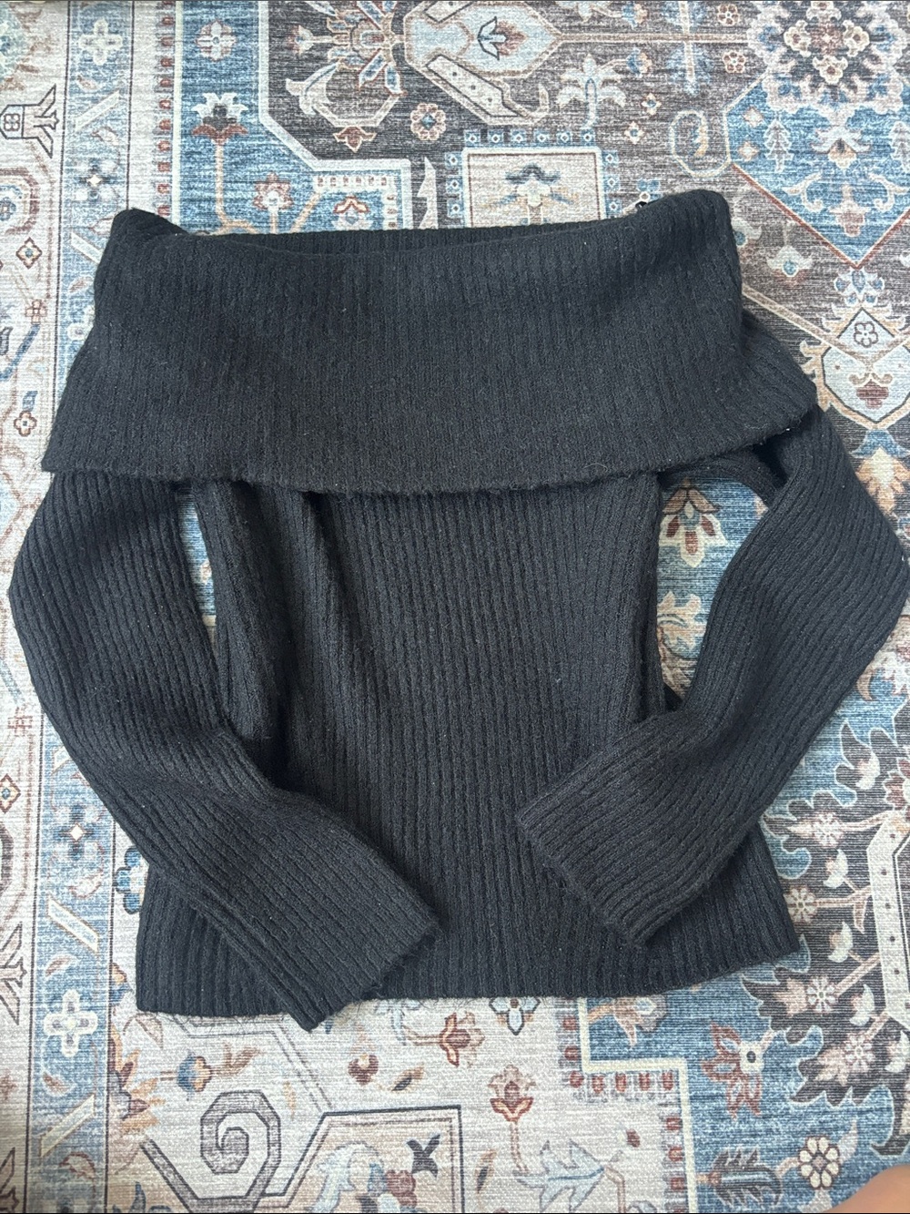 Off-Shoulder Sweater - Black